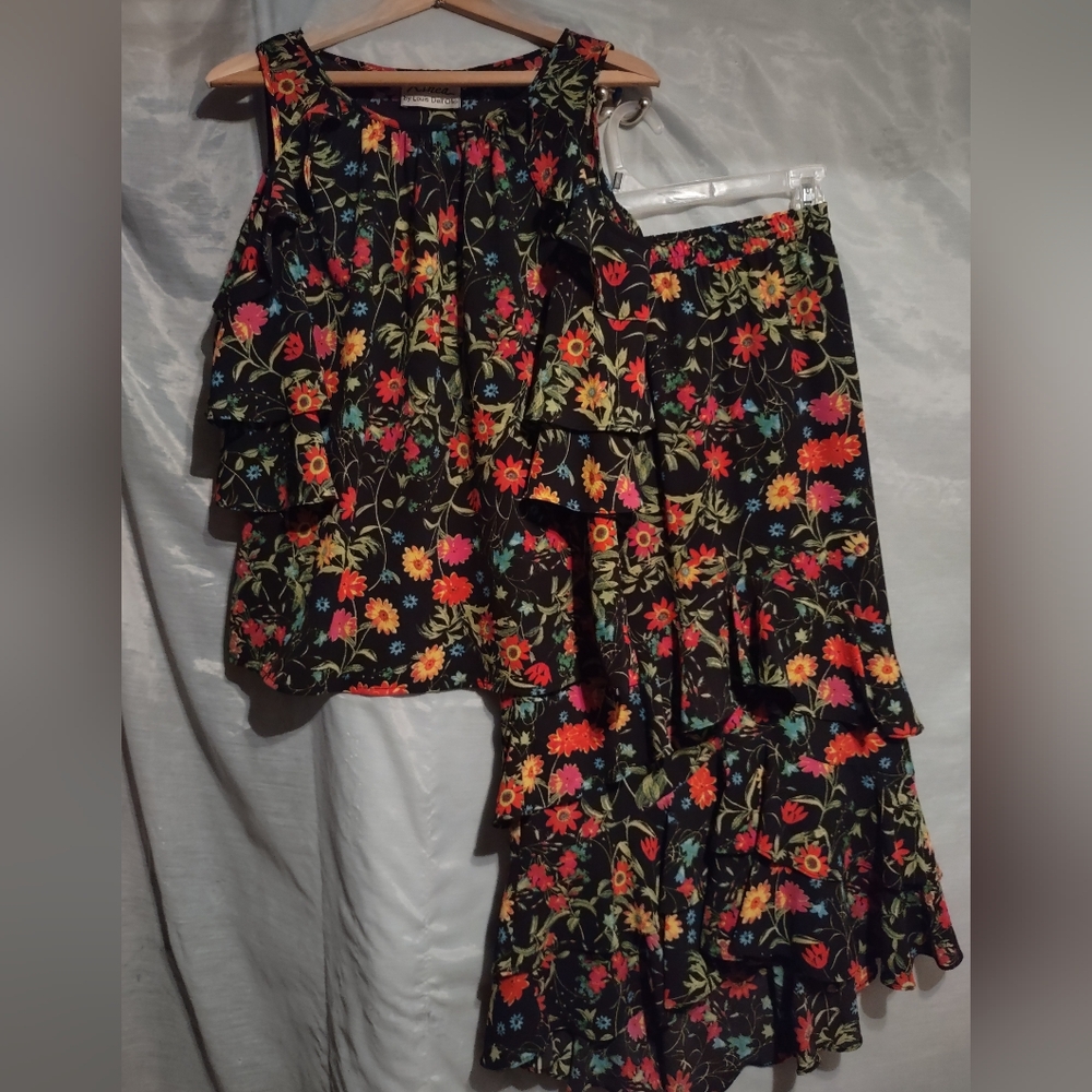 🌸 Linea by Louis Dell'Olio Floral Ruffle 2-Piece Set